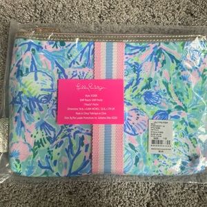 NWT - Women’s - Lilly Pulitzer - Printed Pouch - Surf Blue Soleil It On Me